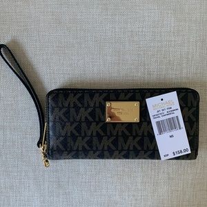 Michael Michael Kors Signature Wristlet